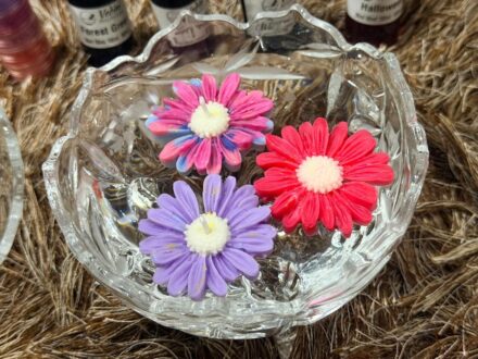 Daisy Candle